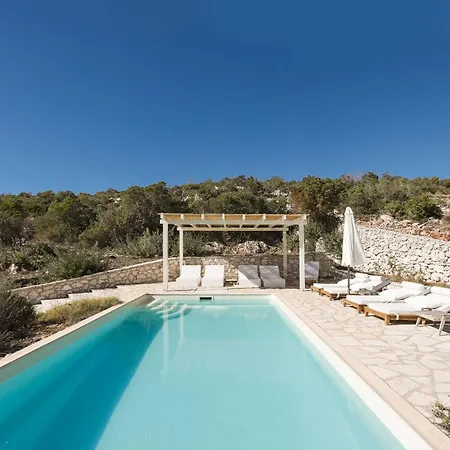 Urania Luxury Geofos *