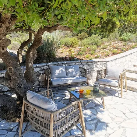 Вилла Urania Luxury Geofos Pondi