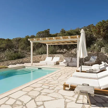 Urania Luxury Geofos Pondi