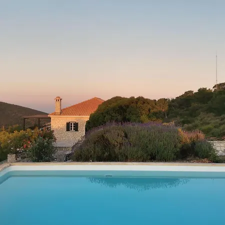 Вилла Urania Luxury Geofos *
