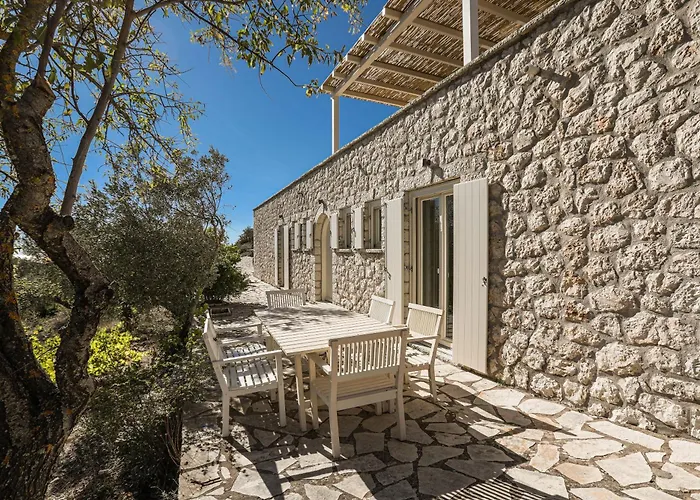 Urania Luxury Geofos Villa Pondi