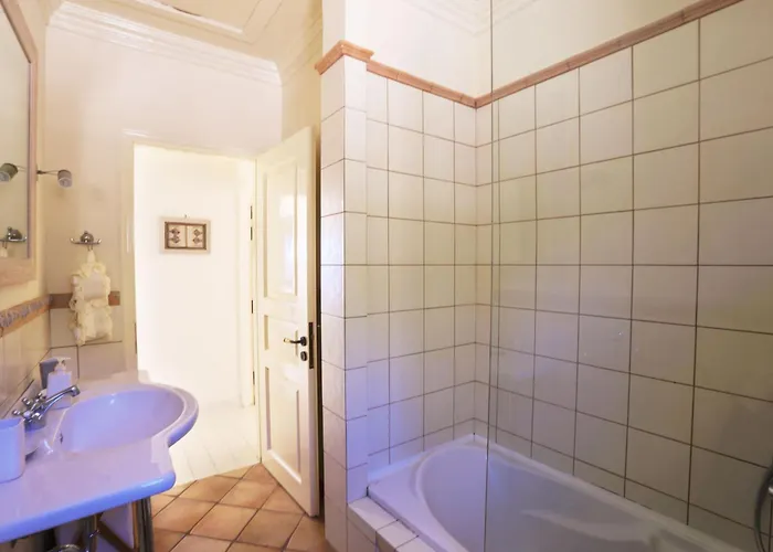 Urania Luxury Geofos * Pondi