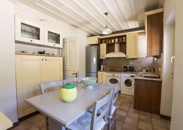 Urania Luxury Geofos Villa Pondi