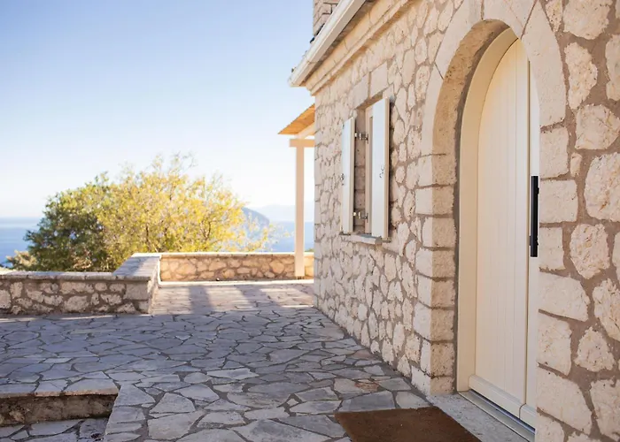 Urania Luxury Geofos Pondi